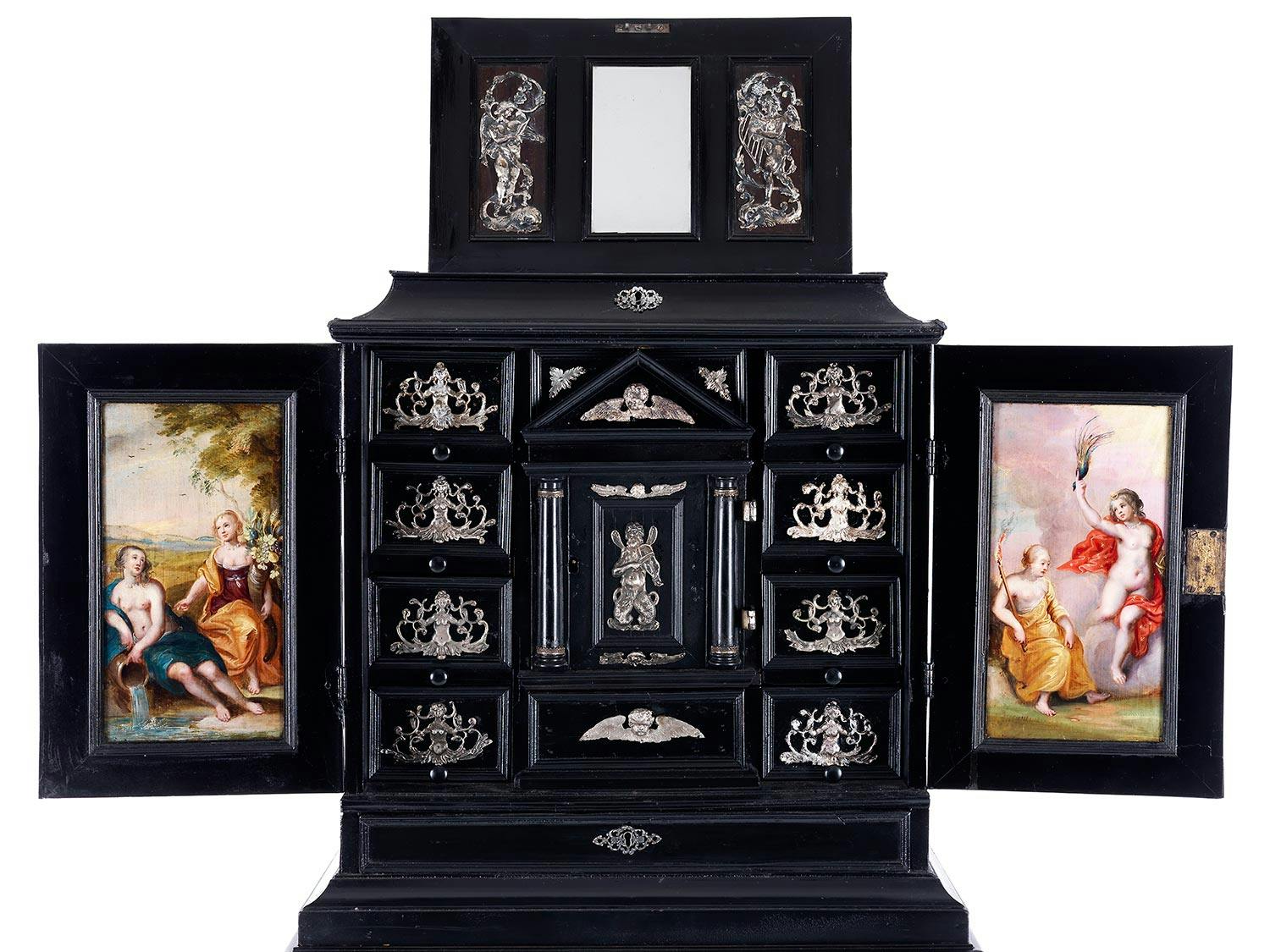 Detailabbildung: Zierlicher Kabinettschrank