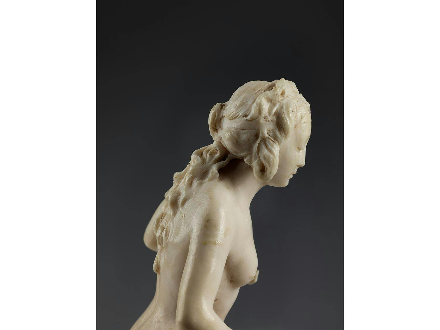 Detailabbildung: Elfenbeinfigurine
