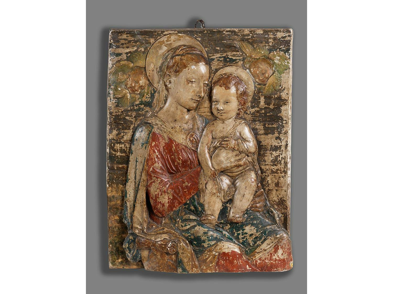 Detailabbildung: Stuckrelief – Maria mit dem Kind