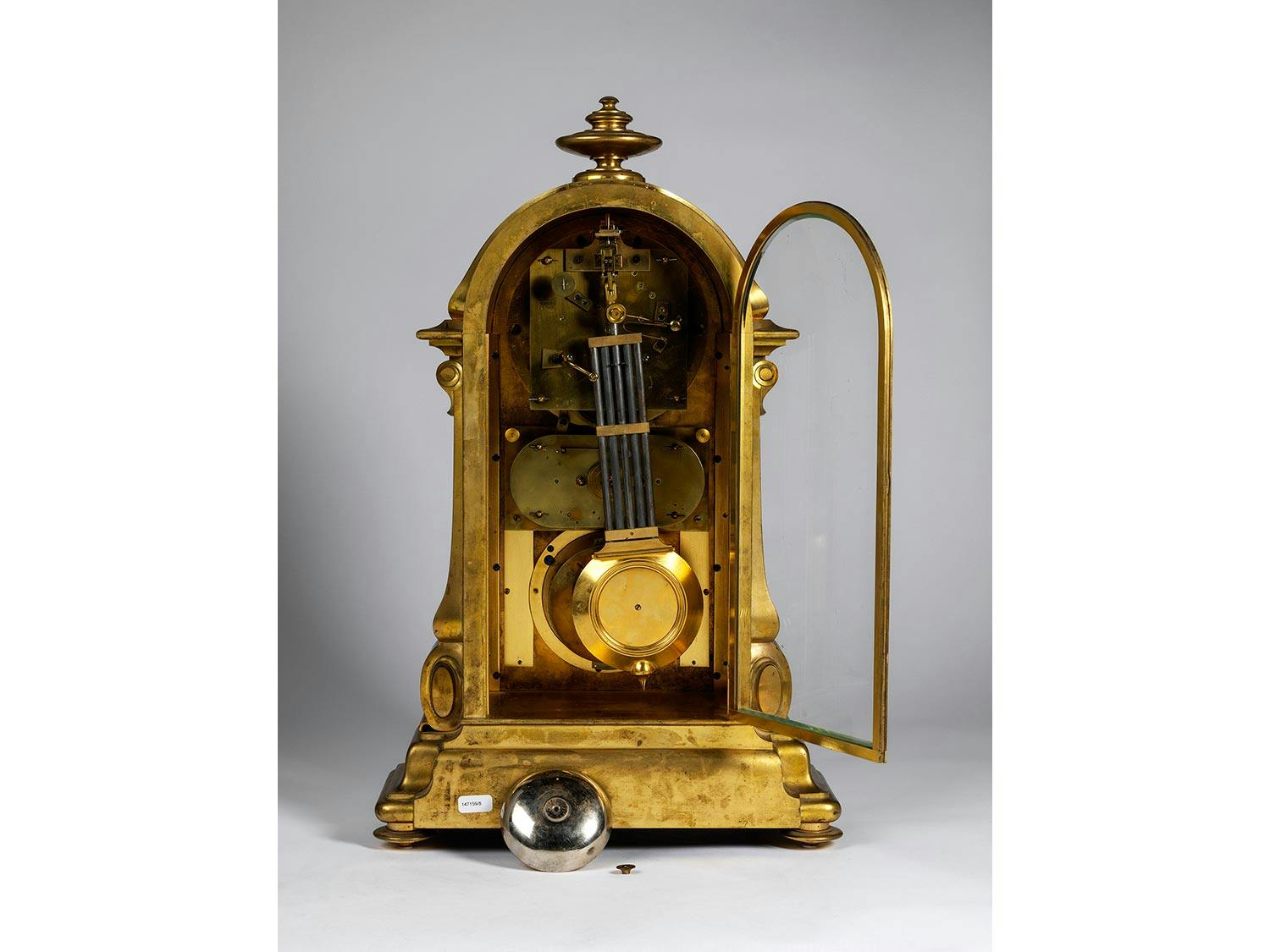 Detailabbildung: Außergewöhnliche Pariser Pendule mit Schaltjahrwerk