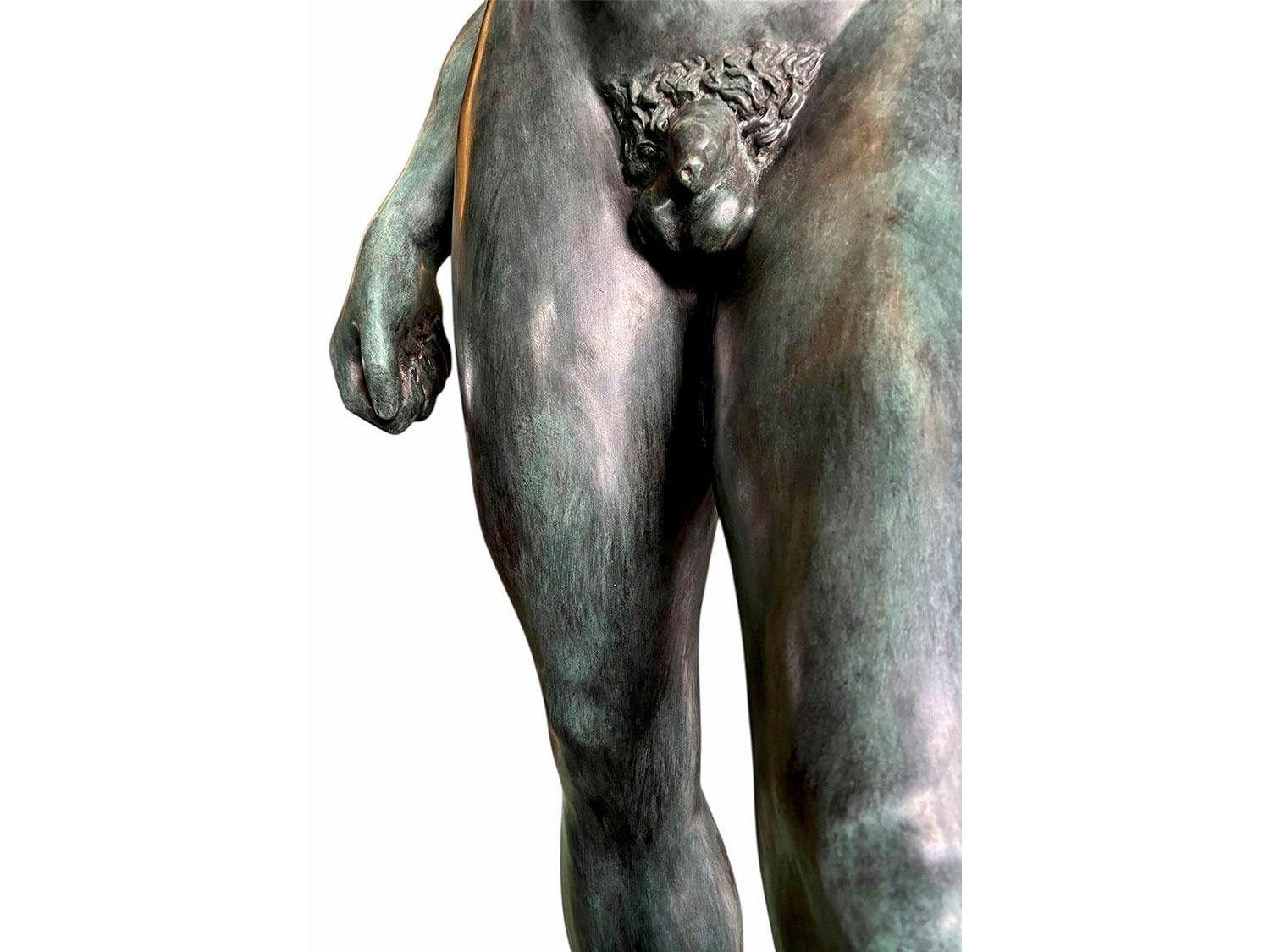 Detailabbildung: Zwei heroische Skulpturen