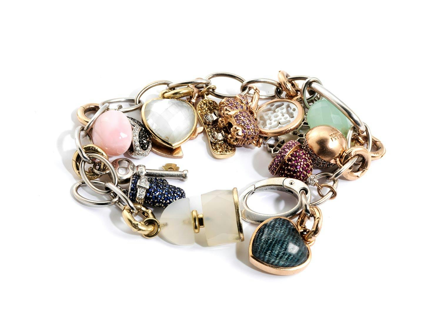 Detailabbildung: Goldenes Bettelarmband mit 15 Anhängern