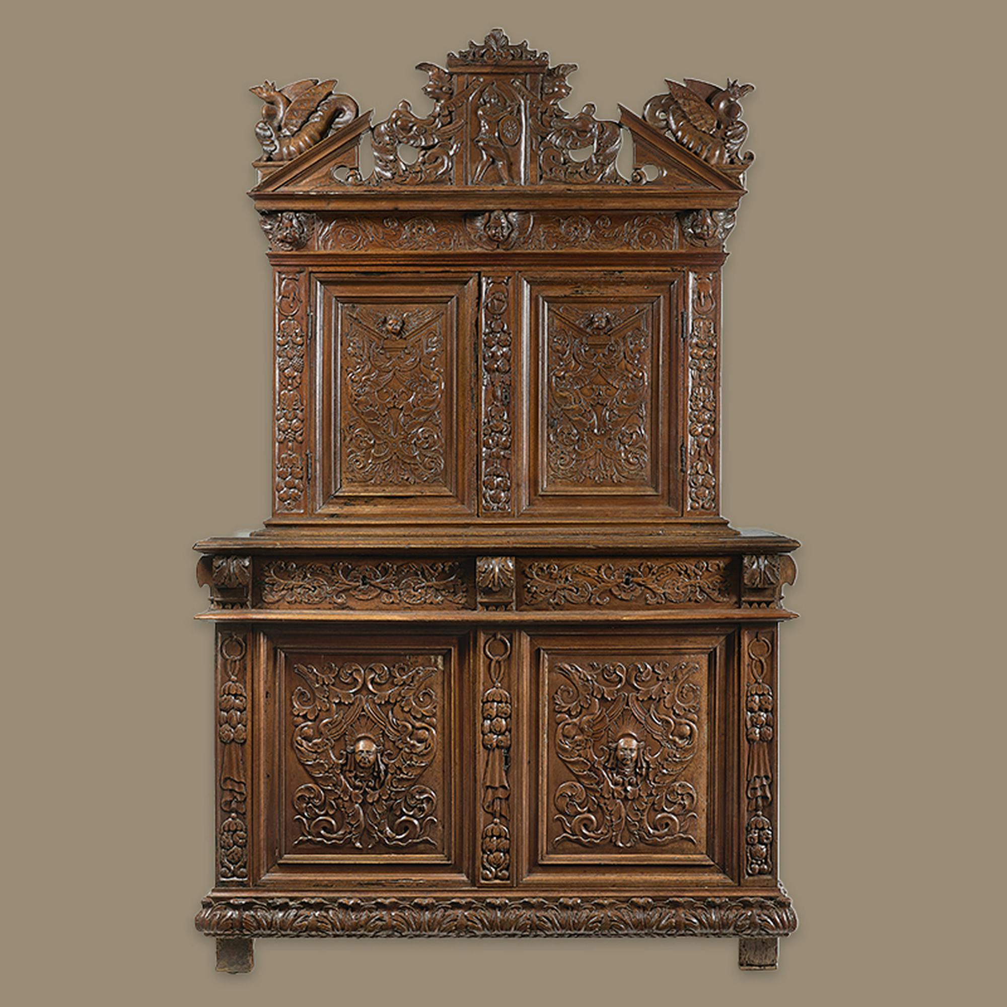 Furniture & Interior